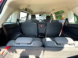 Used 2018 Ford Grand C-Max Titanium Red - Interior and Exterior details 12