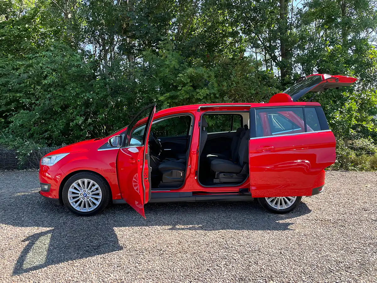 Used 2018 Ford Grand C-Max Titanium Red - Interior and Exterior details 8