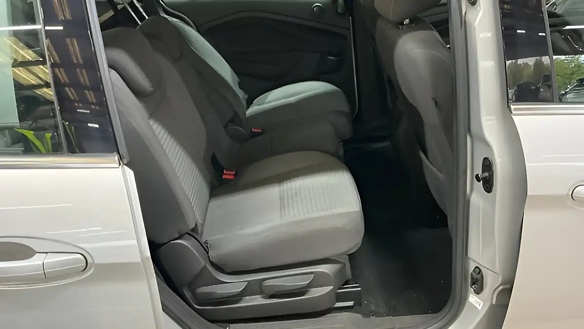 Used 2018 Ford Grand C-Max Titanium Silver - Interior and Exterior details 6
