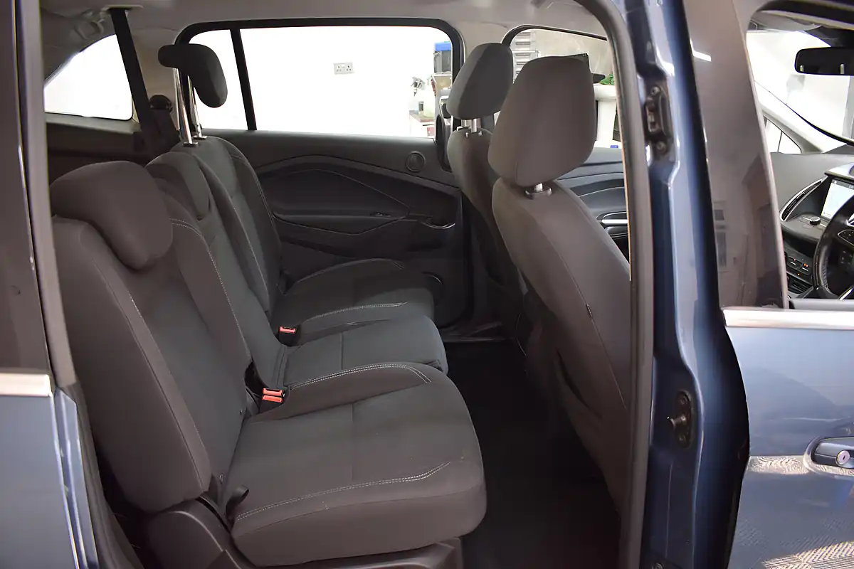 Used 2018 Ford Grand C-Max Zetec Blue - Interior and Exterior details 10