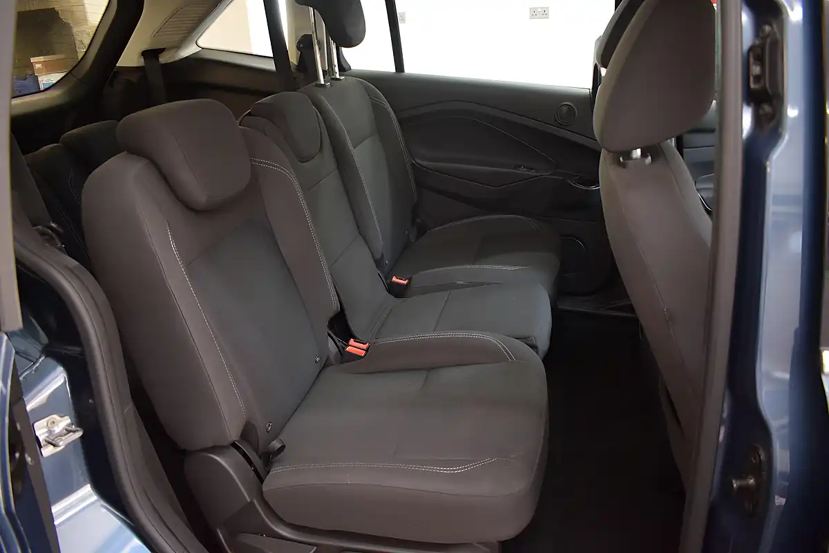 Used 2018 Ford Grand C-Max Zetec Blue - Interior and Exterior details 11