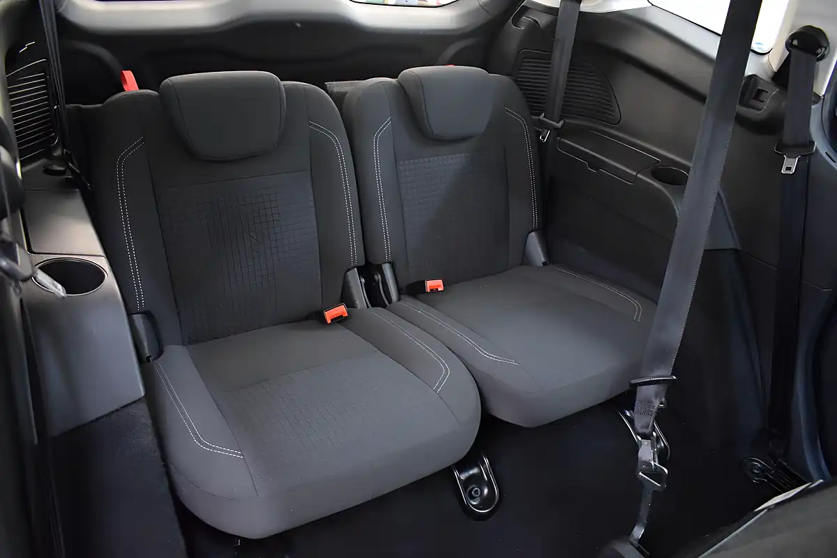 Used 2018 Ford Grand C-Max Zetec Blue - Interior and Exterior details 12