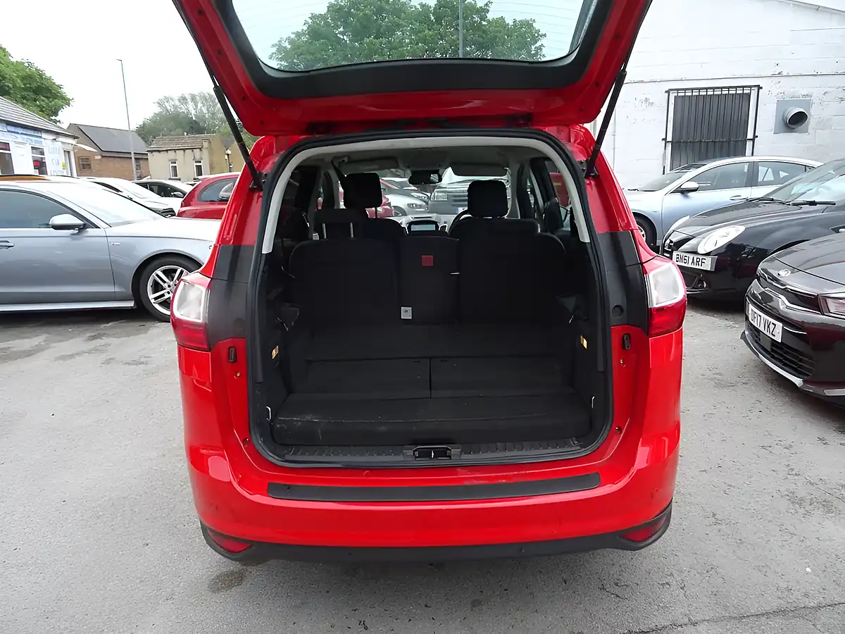 Used 2018 Ford Grand C-Max Zetec Red - Interior and Exterior details 13