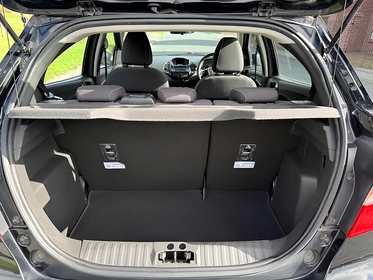 Used 2018 Ford Ka+ Zetec Black - Interior and Exterior details 11