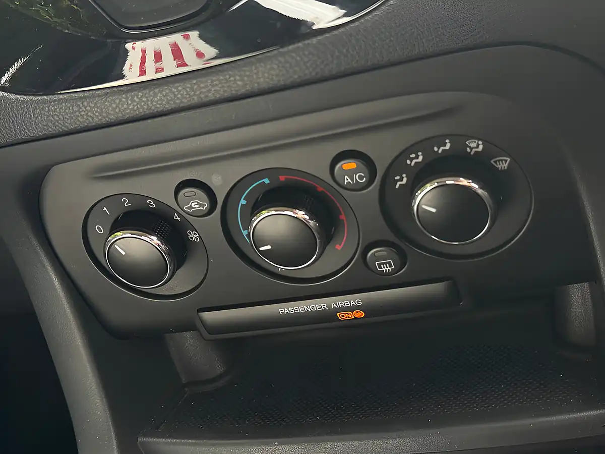 Used 2018 Ford Ka+ Zetec Grey - Interior and Exterior details 15