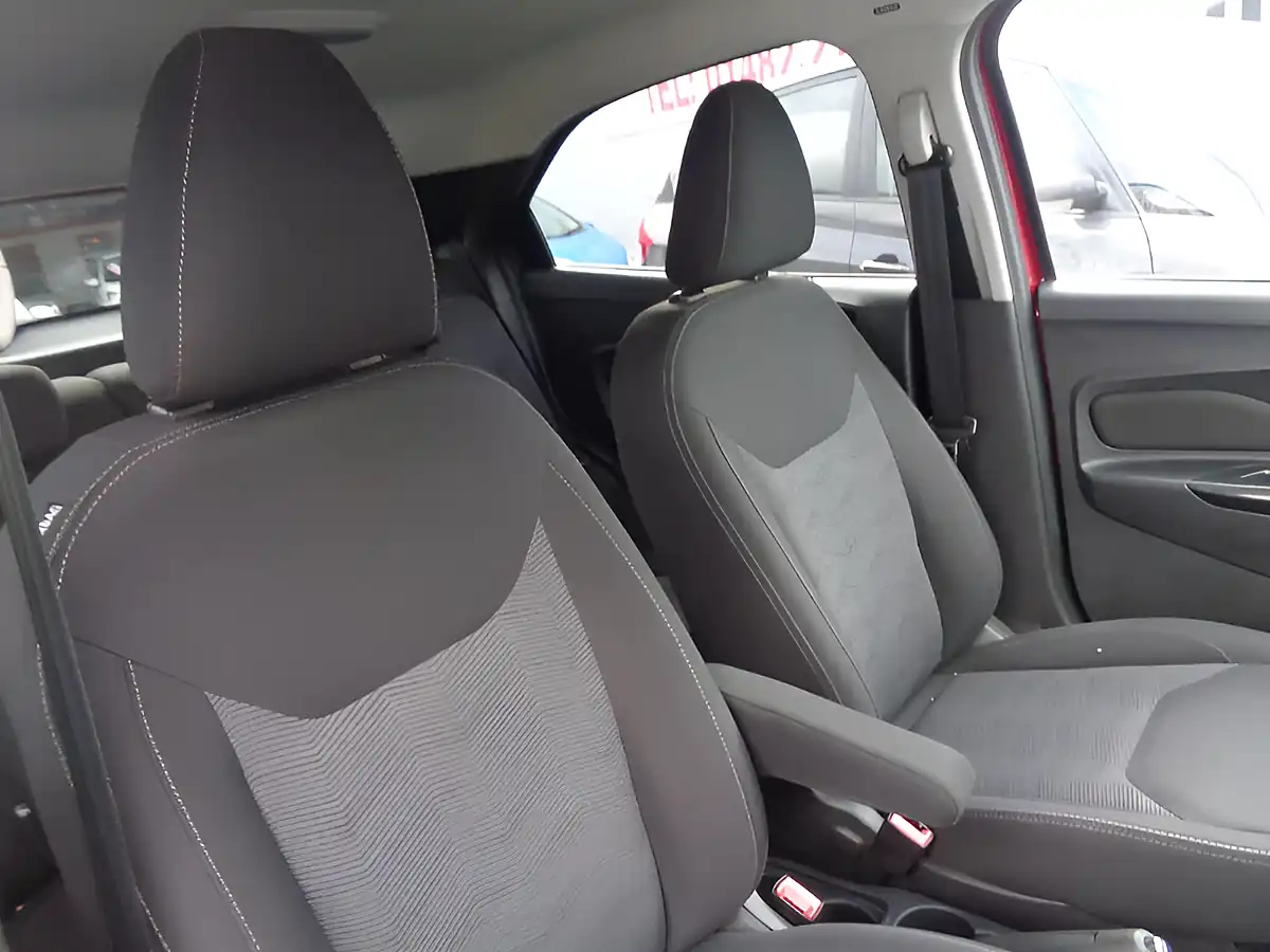 Used 2018 Ford Ka+ Zetec Ruby Red - Interior and Exterior details 11