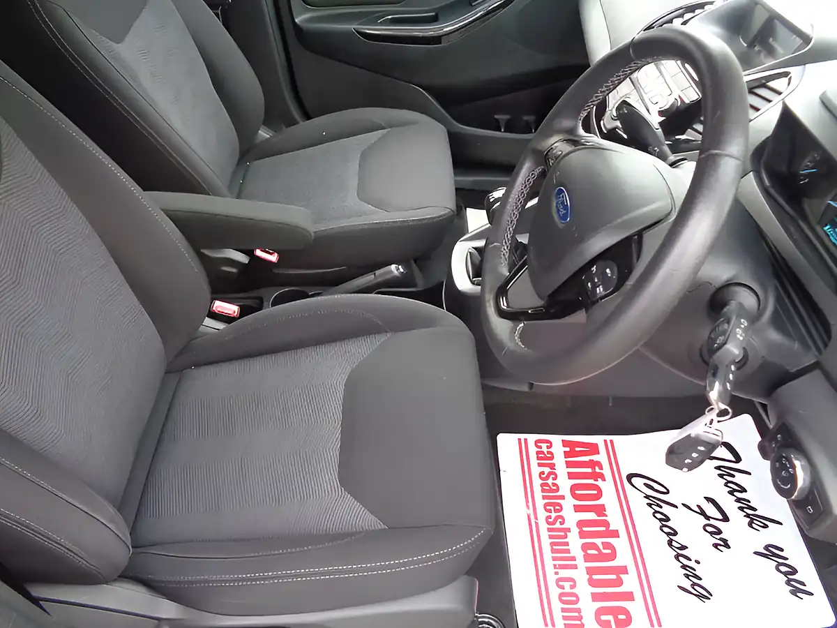 Used 2018 Ford Ka+ Zetec Ruby Red - Interior and Exterior details 5