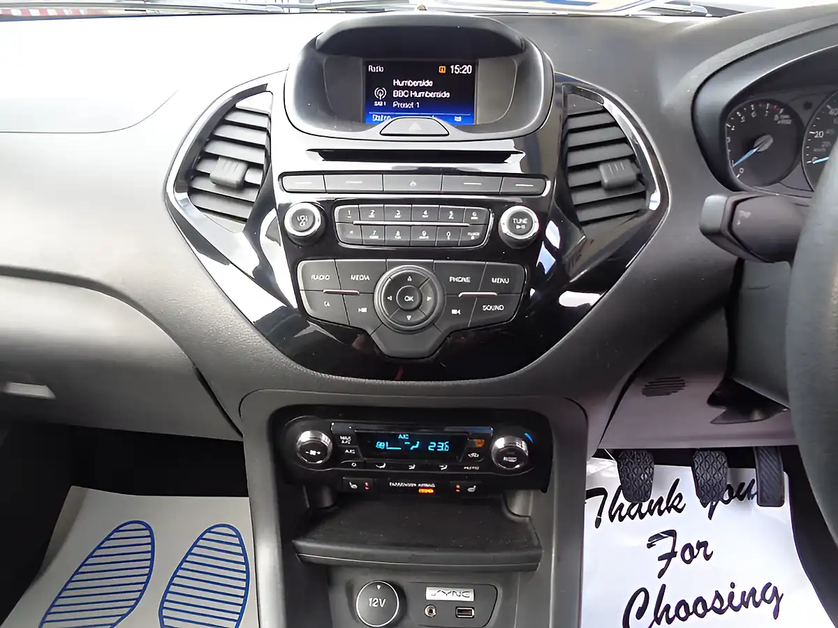 Used 2018 Ford Ka+ Zetec Ruby Red - Interior and Exterior details 8