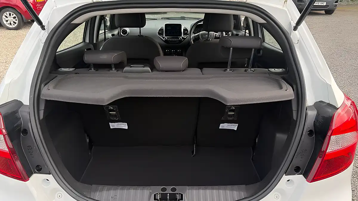 Used 2018 Ford Ka+ Zetec White - Interior and Exterior details 15