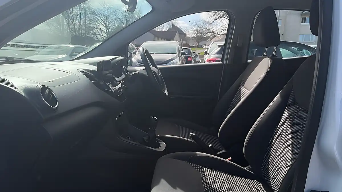 Used 2018 Ford Ka+ Zetec White - Interior and Exterior details 6