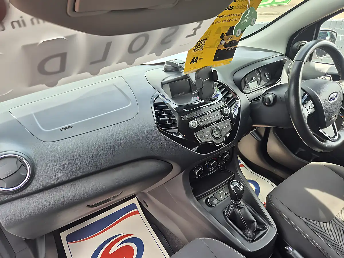 Used 2018 Ford Ka+ Zetec White - Interior and Exterior details 13
