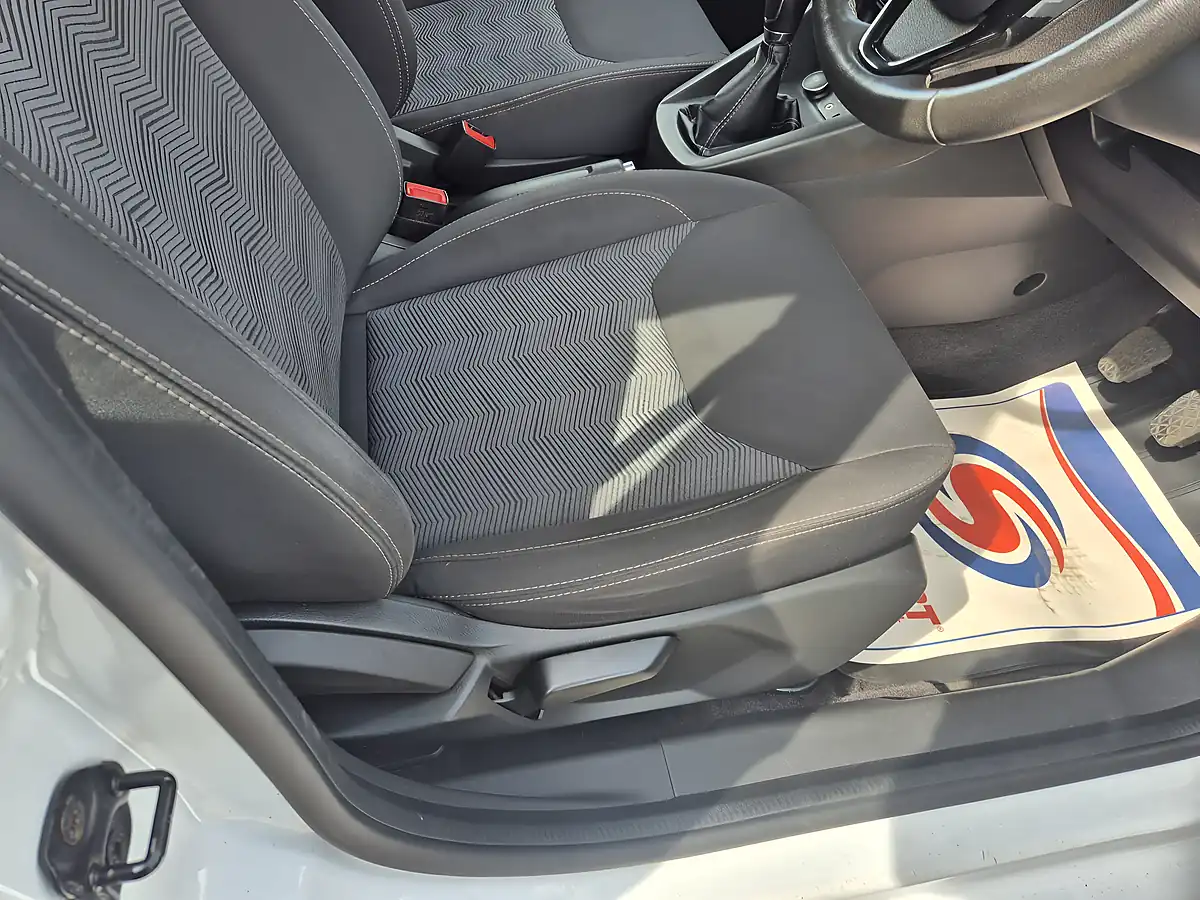 Used 2018 Ford Ka+ Zetec White - Interior and Exterior details 14