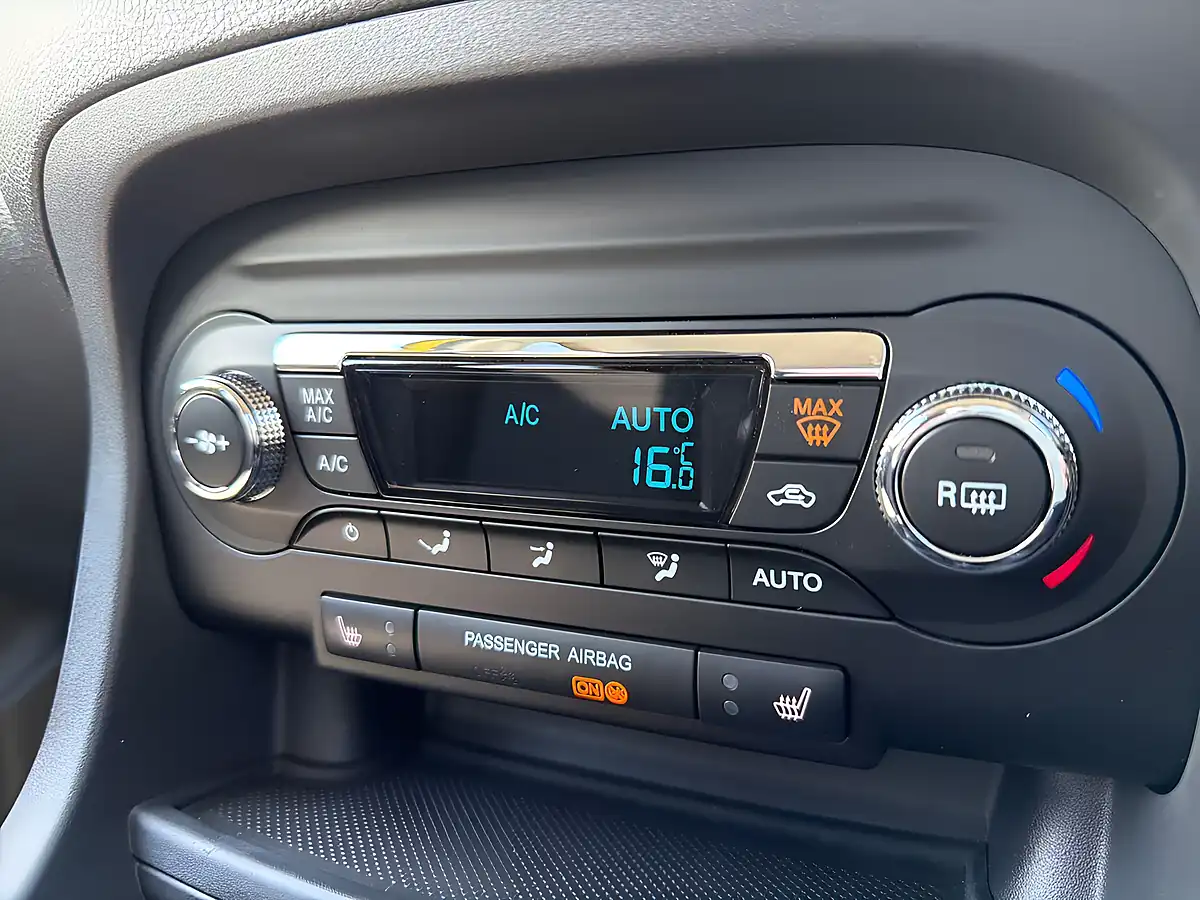 Used 2018 Ford Ka+ Zetec Yellow - Interior and Exterior details 13