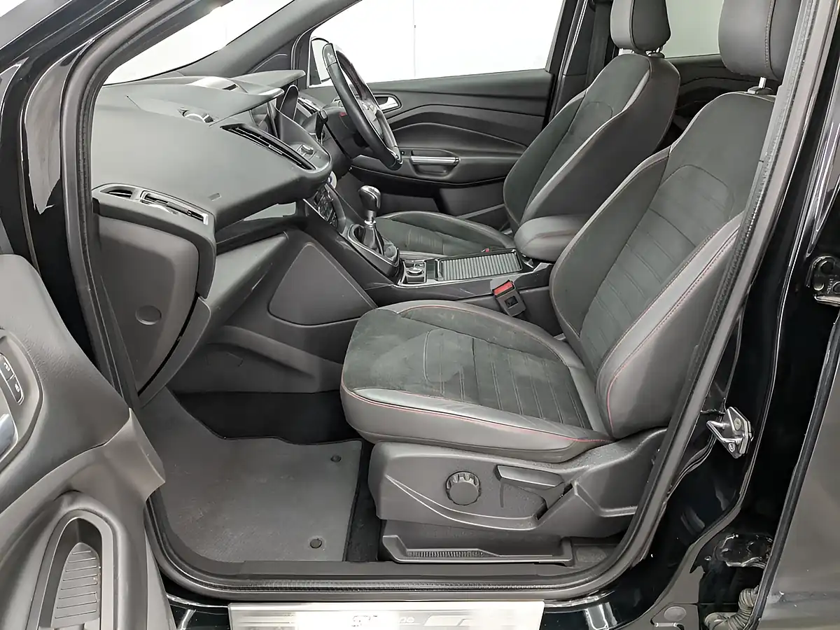 Used 2018 Ford Kuga ST-Line Black - Interior and Exterior details 14