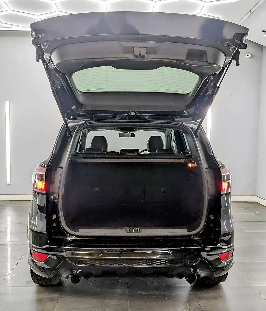 Used 2018 Ford Kuga ST-Line Black - Interior and Exterior details 9