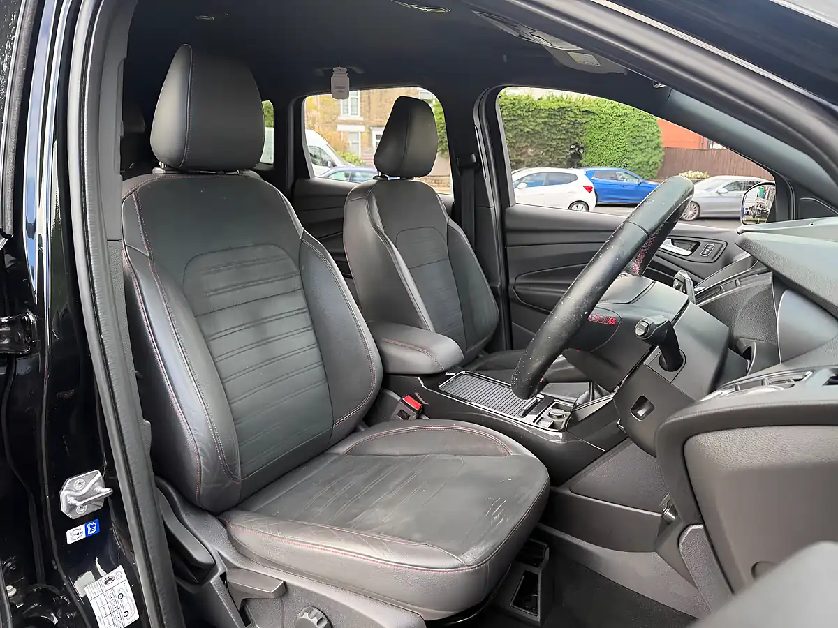 Used 2018 Ford Kuga ST-Line Black - Interior and Exterior details 11