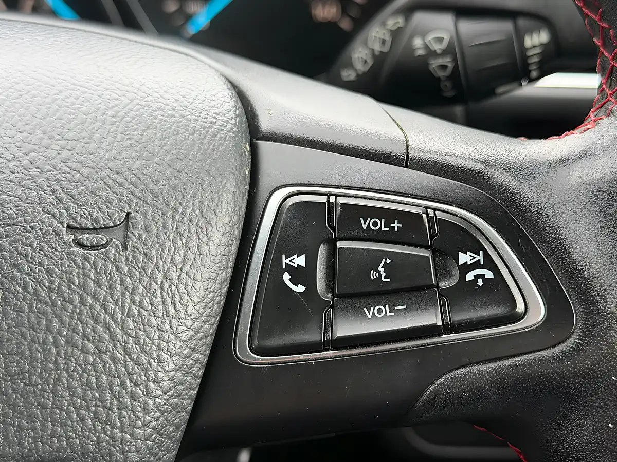 Used 2018 Ford Kuga ST-Line Black - Interior and Exterior details 17