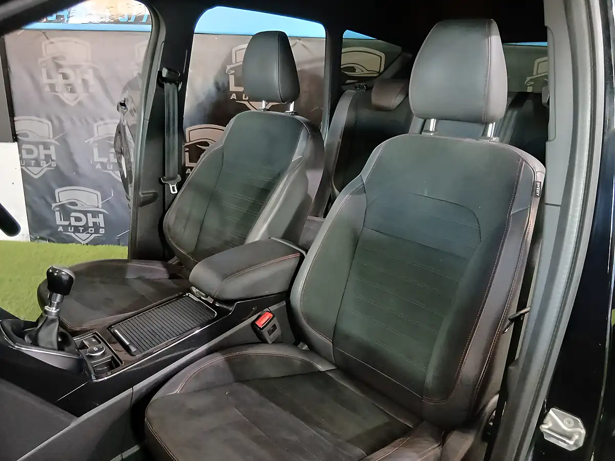 Used 2018 Ford Kuga ST-Line Black - Interior and Exterior details 10