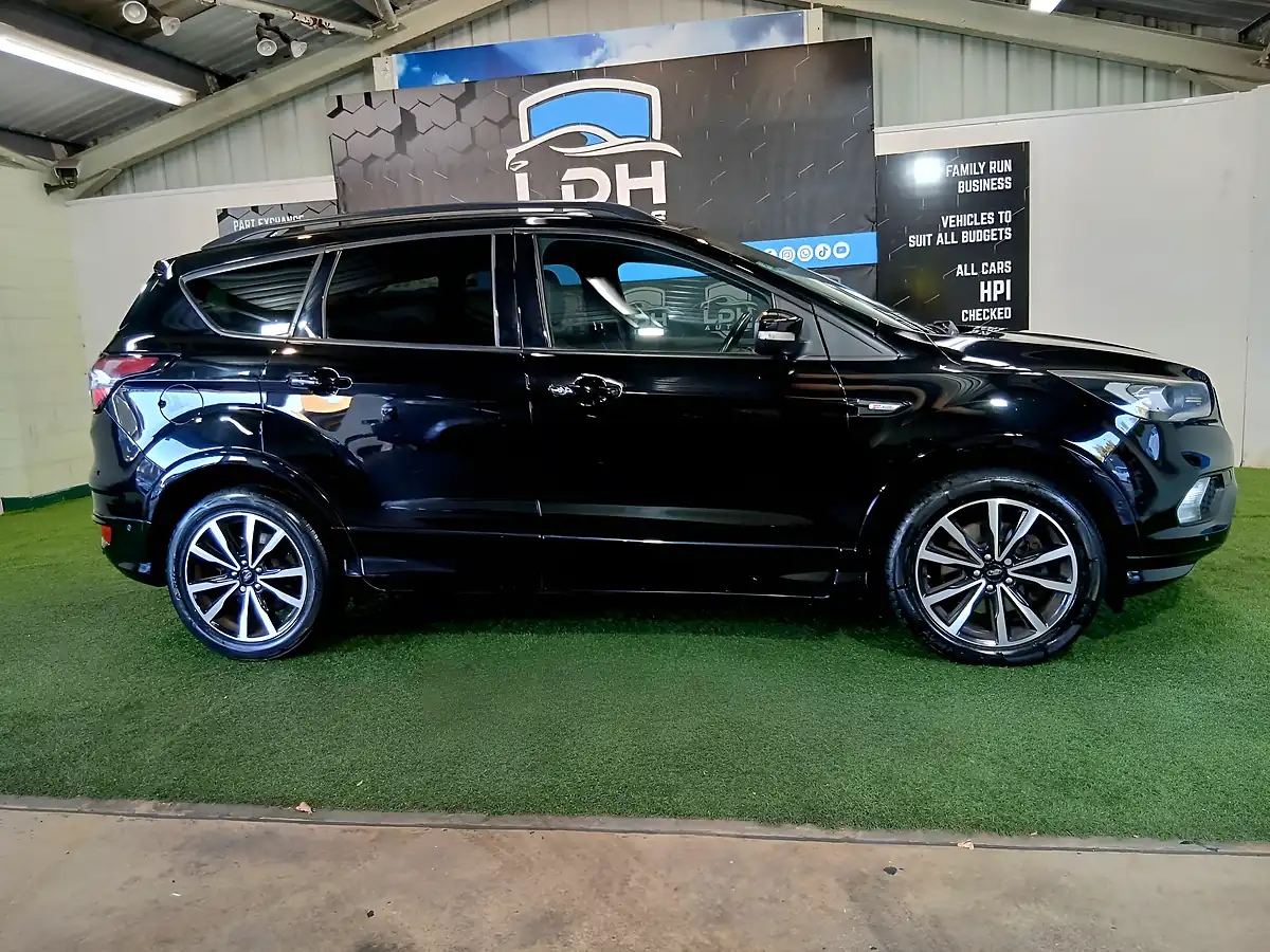 Used 2018 Ford Kuga ST-Line Black - Interior and Exterior details 2