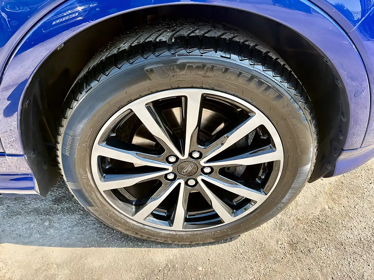 Used 2018 Ford Kuga ST-Line Deep Impact Blue - Interior and Exterior details 18