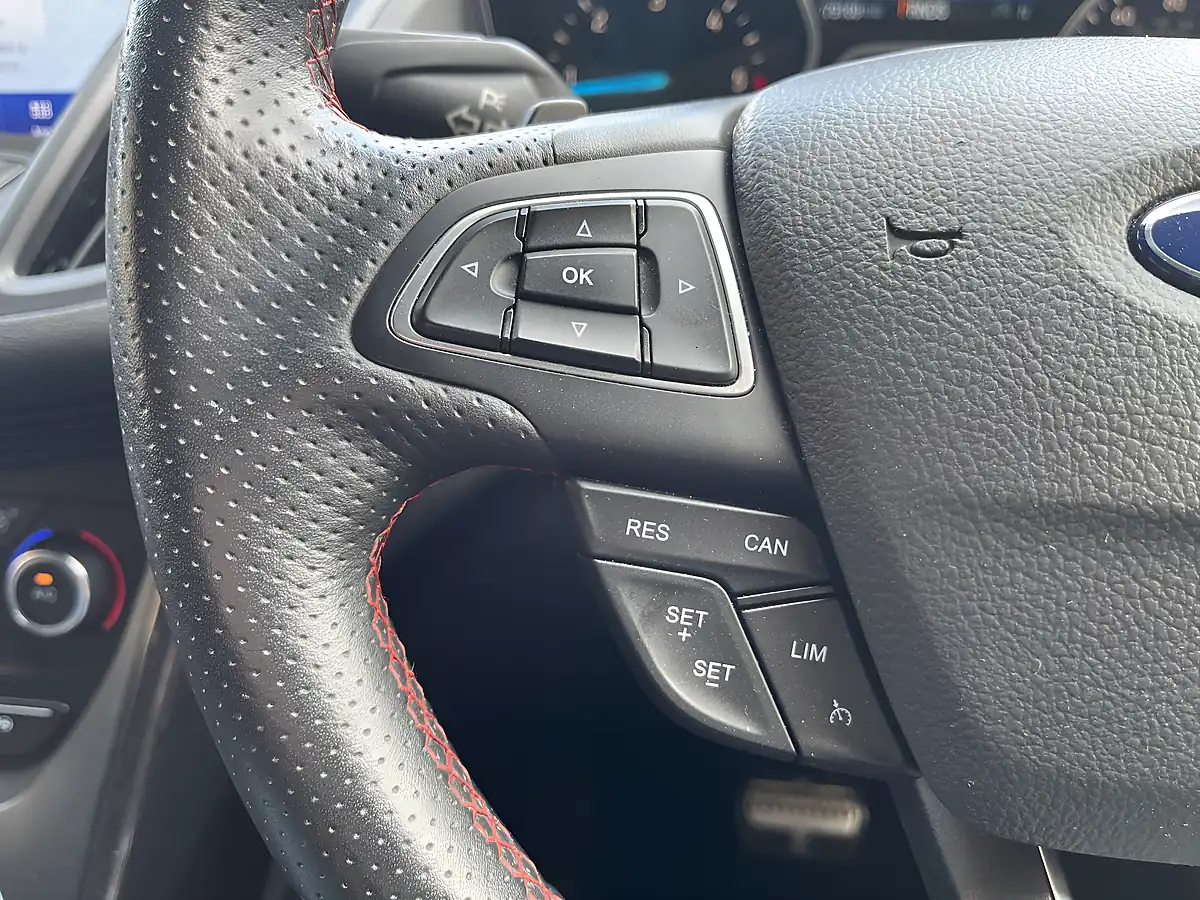 Used 2018 Ford Kuga ST-Line Grey - Interior and Exterior details 13