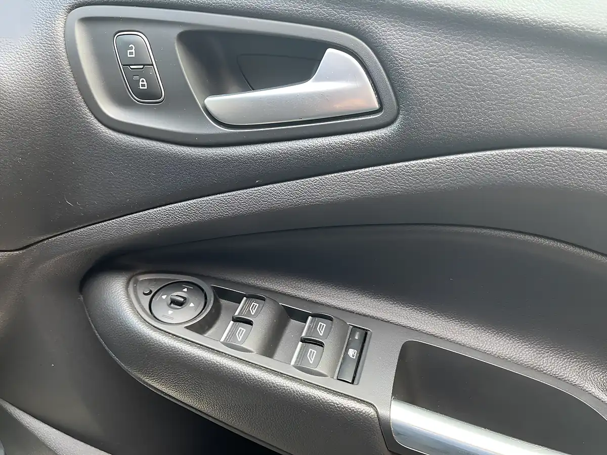 Used 2018 Ford Kuga ST-Line Grey - Interior and Exterior details 17