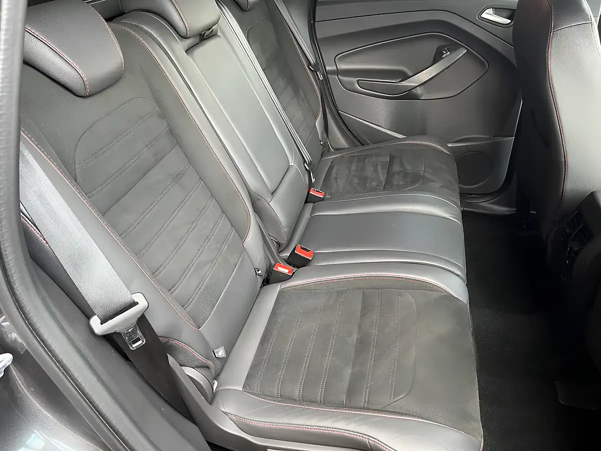Used 2018 Ford Kuga ST-Line Grey - Interior and Exterior details 6