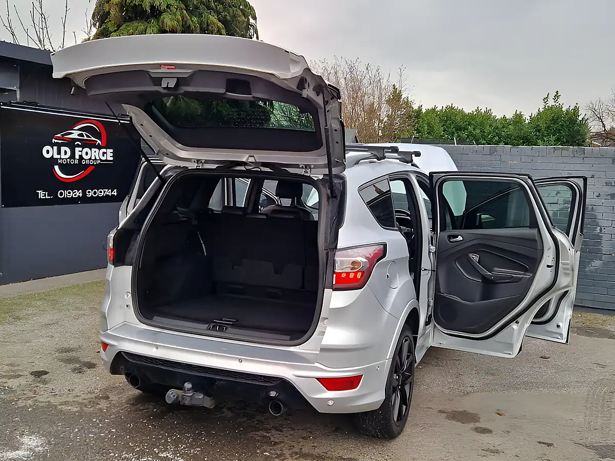 Used 2018 Ford Kuga ST-Line Silver - Interior and Exterior details 12