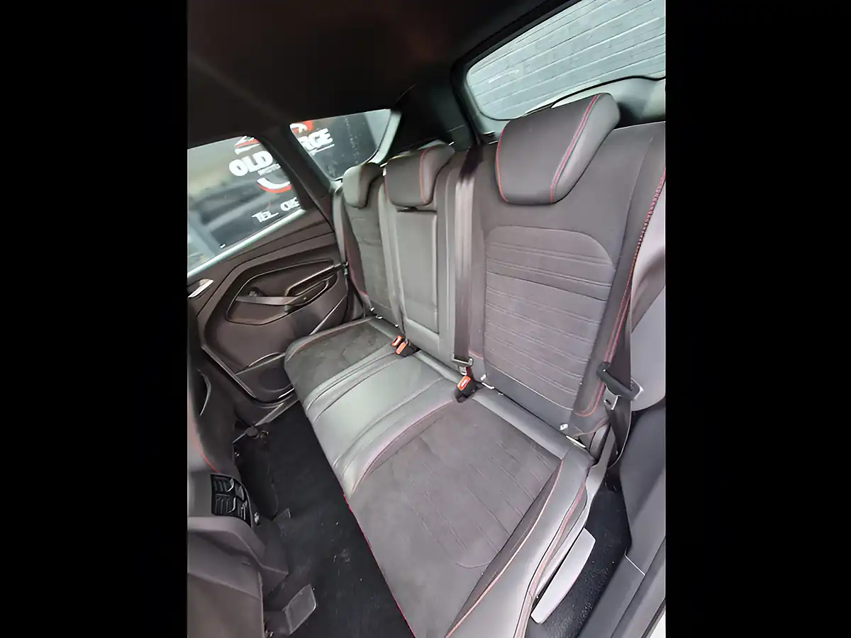 Used 2018 Ford Kuga ST-Line Silver - Interior and Exterior details 17