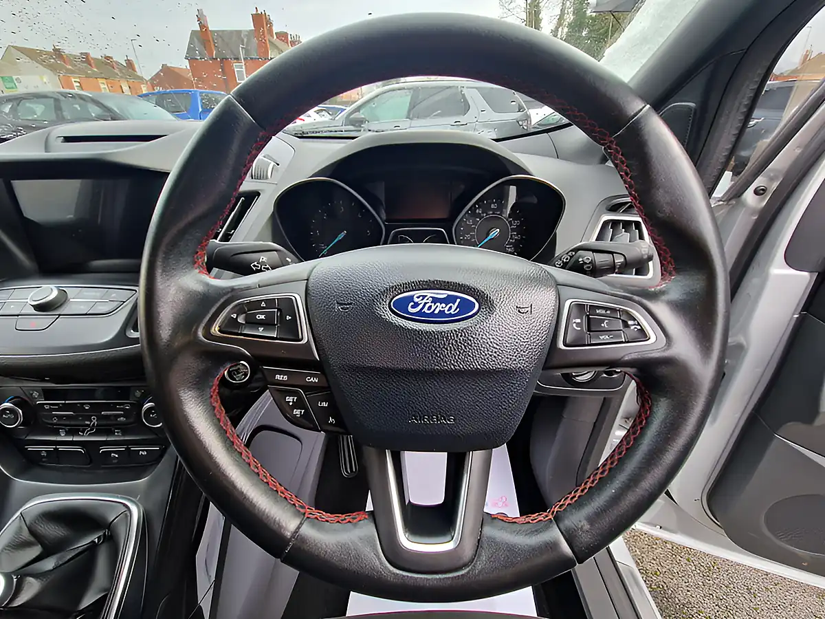 Used 2018 Ford Kuga ST-Line Silver - Interior and Exterior details 18