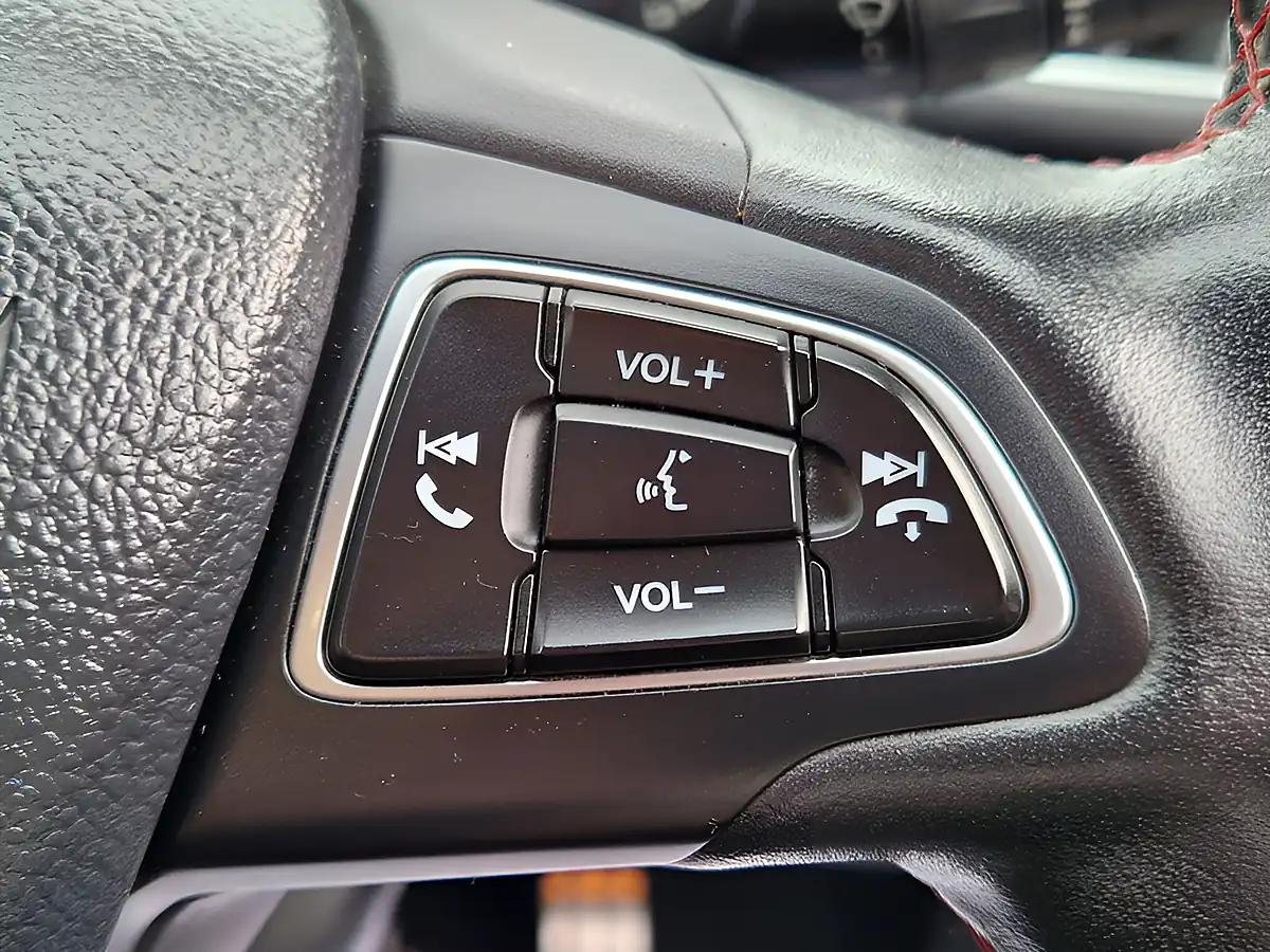 Used 2018 Ford Kuga ST-Line Silver - Interior and Exterior details 20