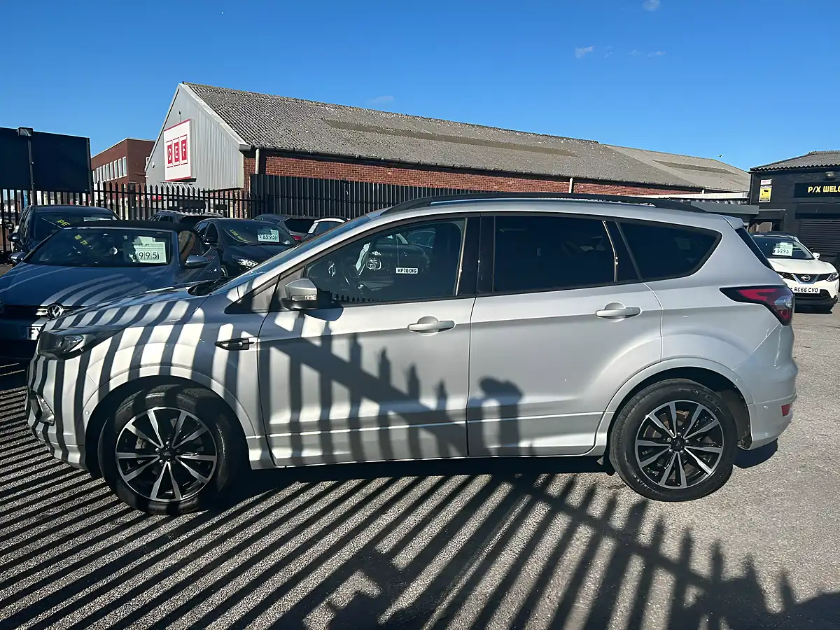 Used 2018 Ford Kuga ST-Line Silver - Interior and Exterior details 3