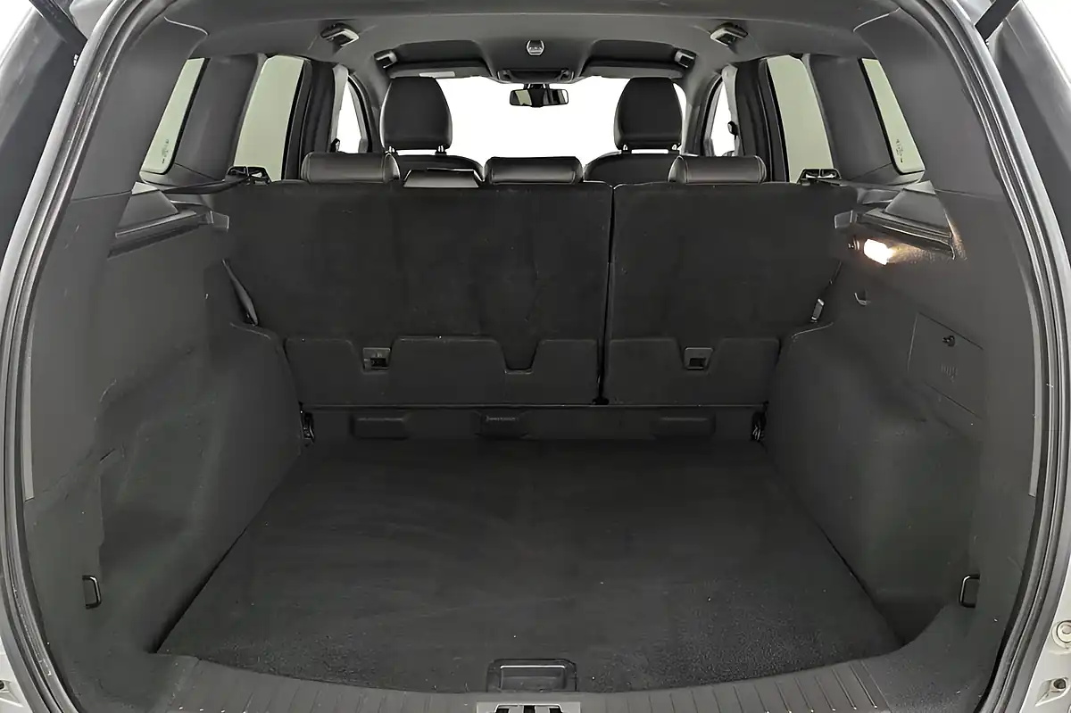 Used 2018 Ford Kuga ST-Line Silver - Interior and Exterior details 17