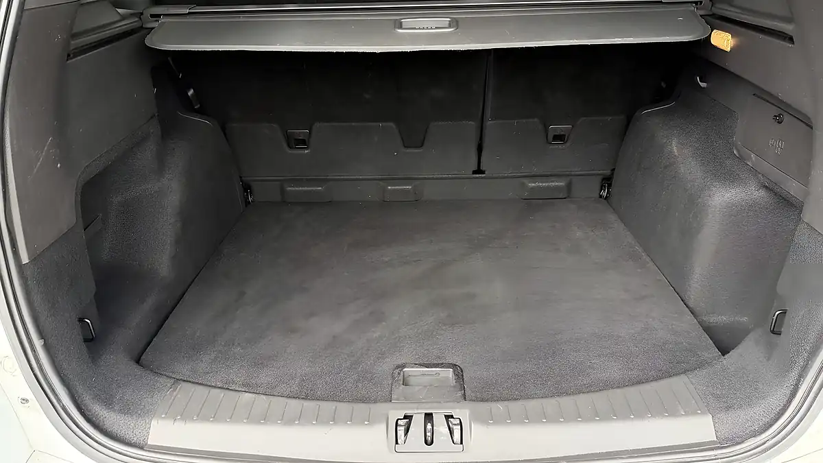 Used 2018 Ford Kuga ST-Line White - Interior and Exterior details 14