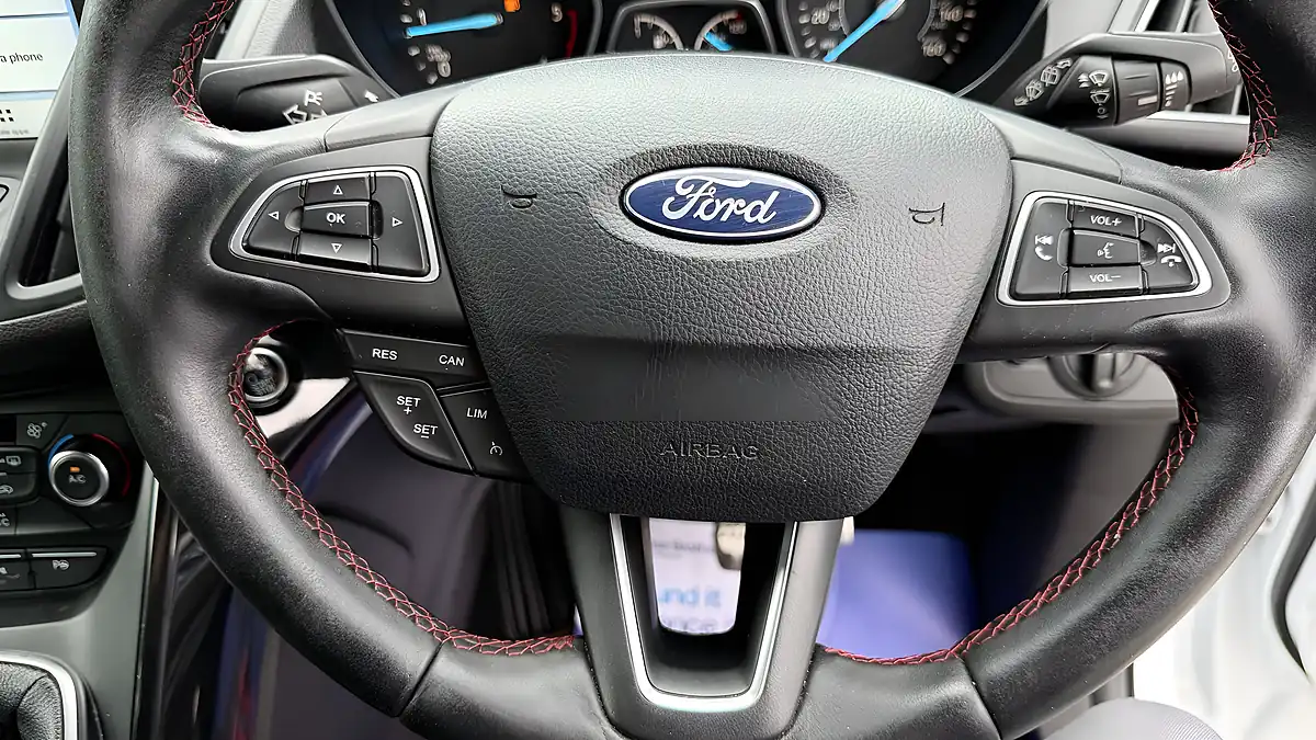 Used 2018 Ford Kuga ST-Line White - Interior and Exterior details 20