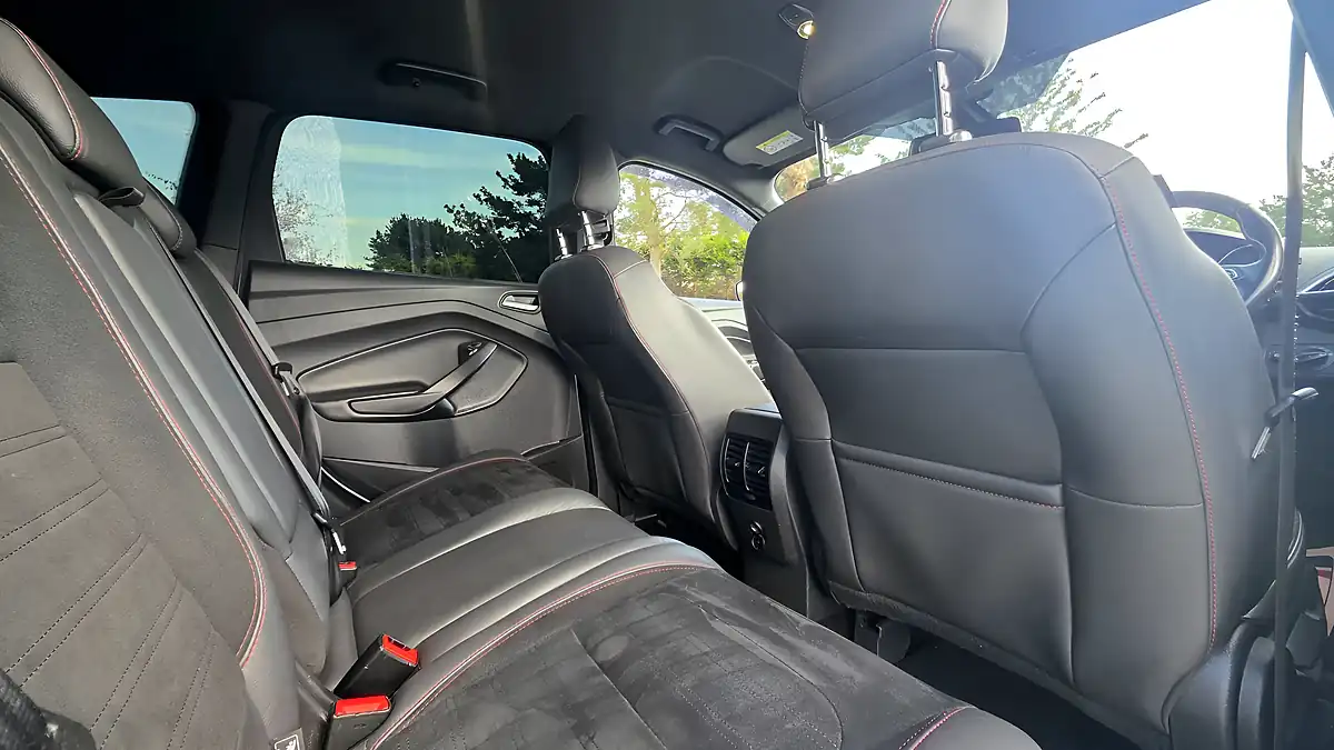 Used 2018 Ford Kuga ST-Line White - Interior and Exterior details 11