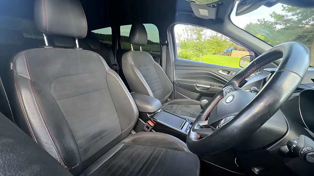 Used 2018 Ford Kuga ST-Line White - Interior and Exterior details 8