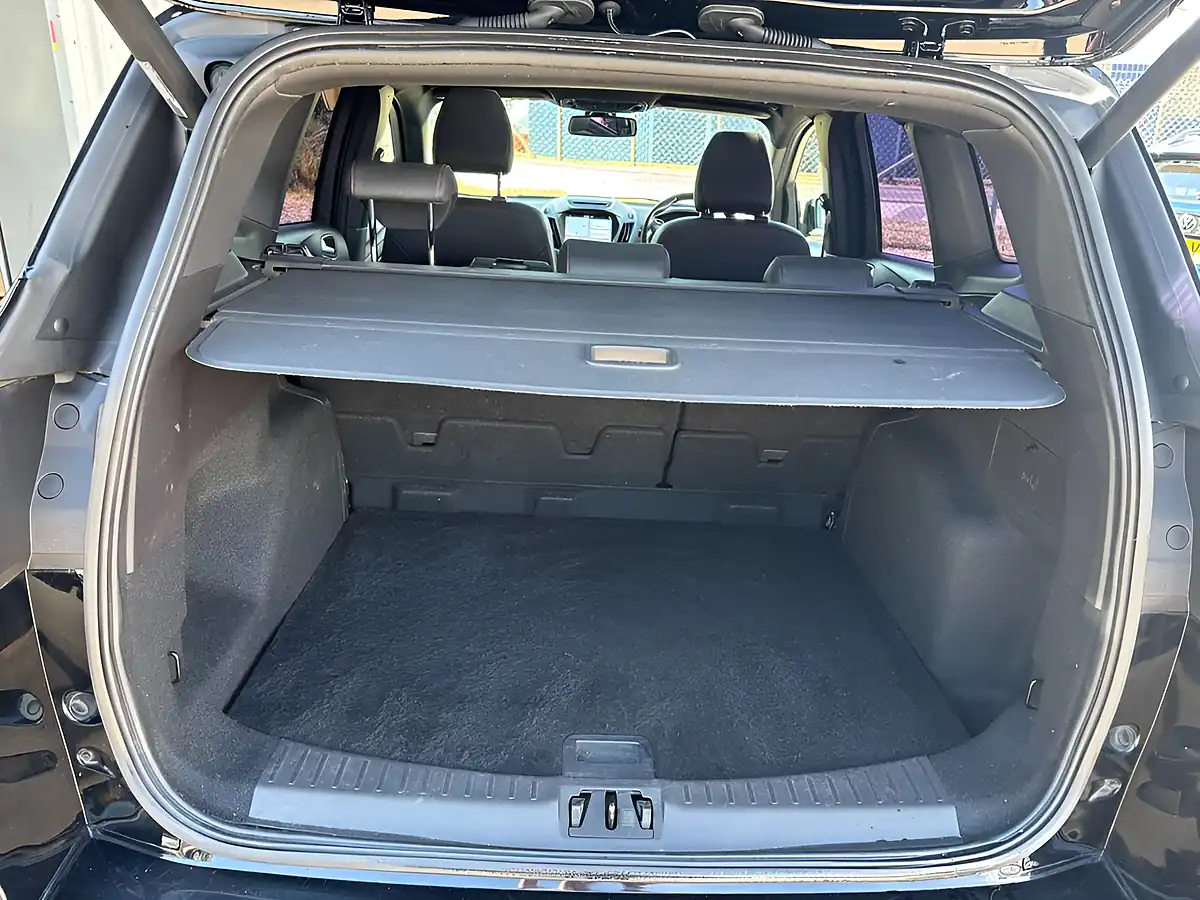 Used 2018 Ford Kuga ST-Line X Black - Interior and Exterior details 12