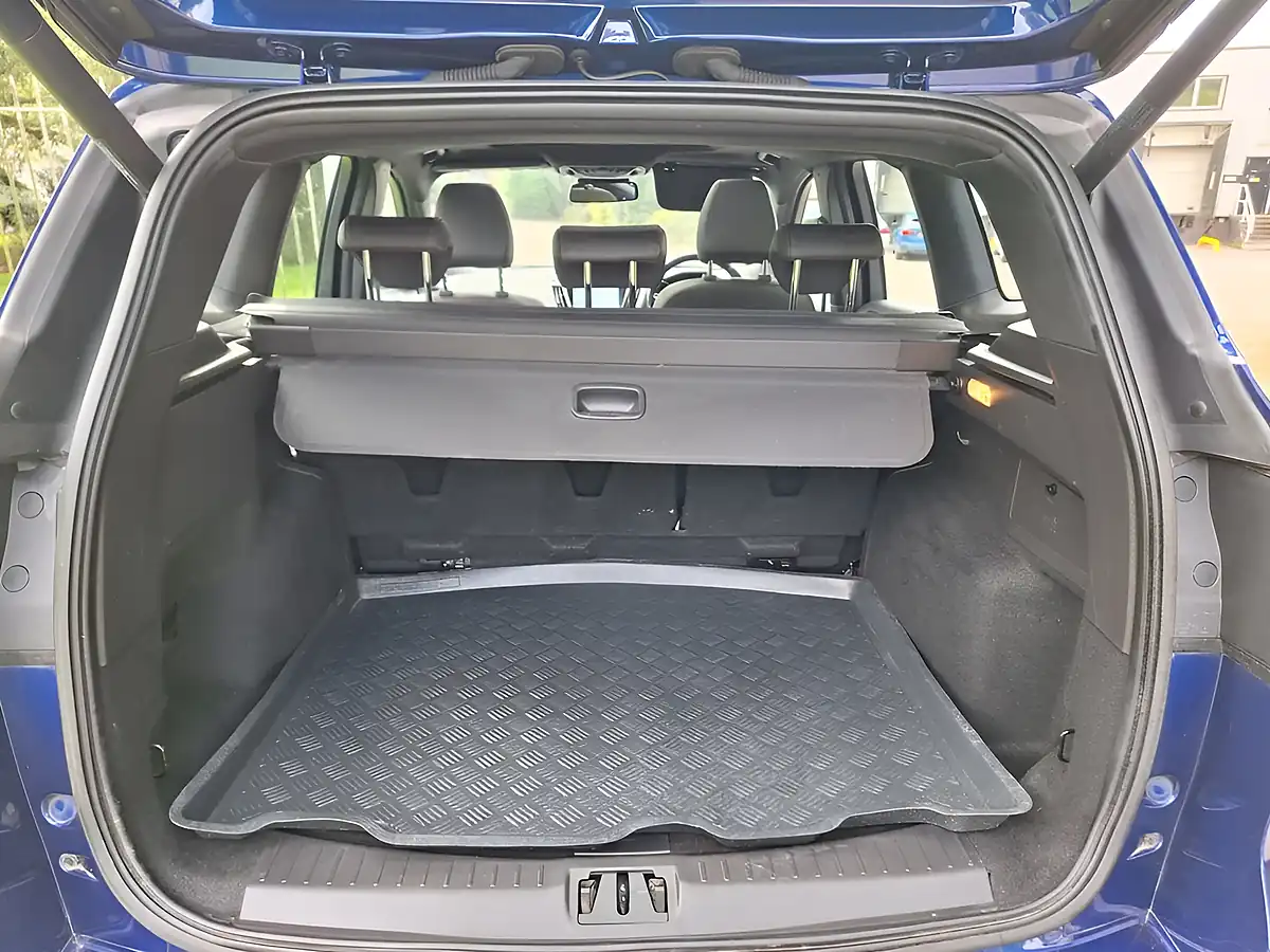 Used 2018 Ford Kuga ST-Line X Blue - Interior and Exterior details 11
