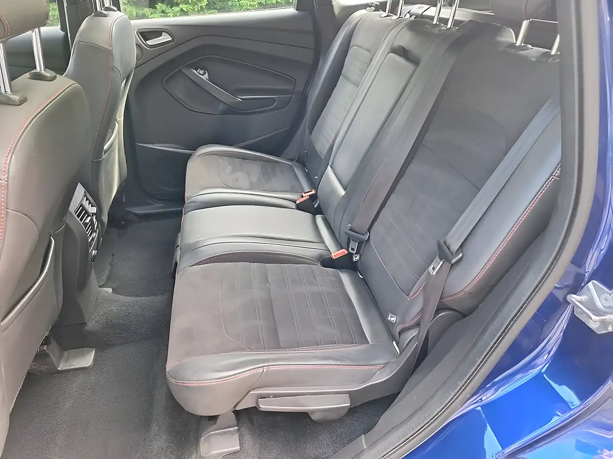 Used 2018 Ford Kuga ST-Line X Blue - Interior and Exterior details 9