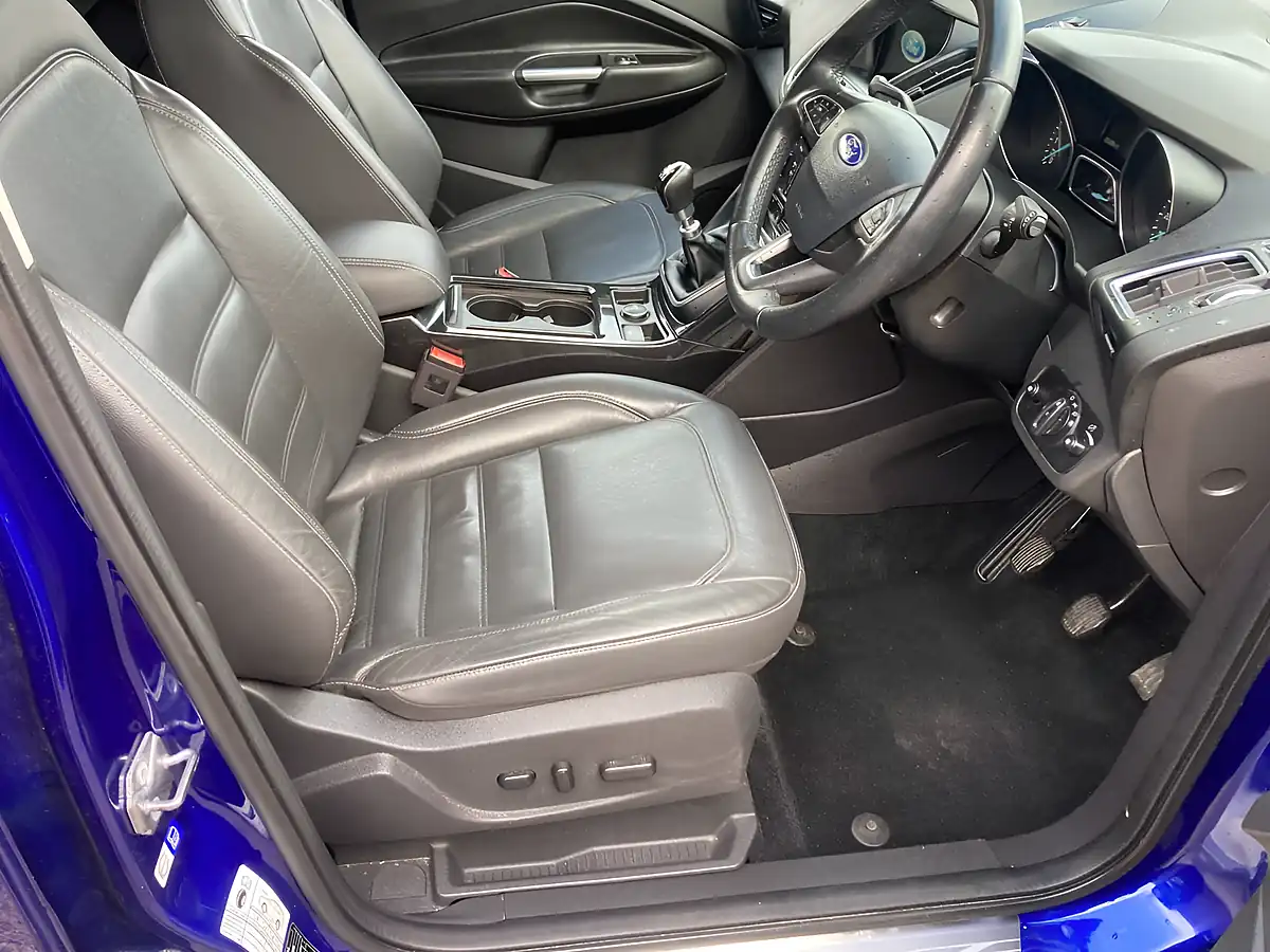 Used 2018 Ford Kuga ST-Line X Blue - Interior and Exterior details 6