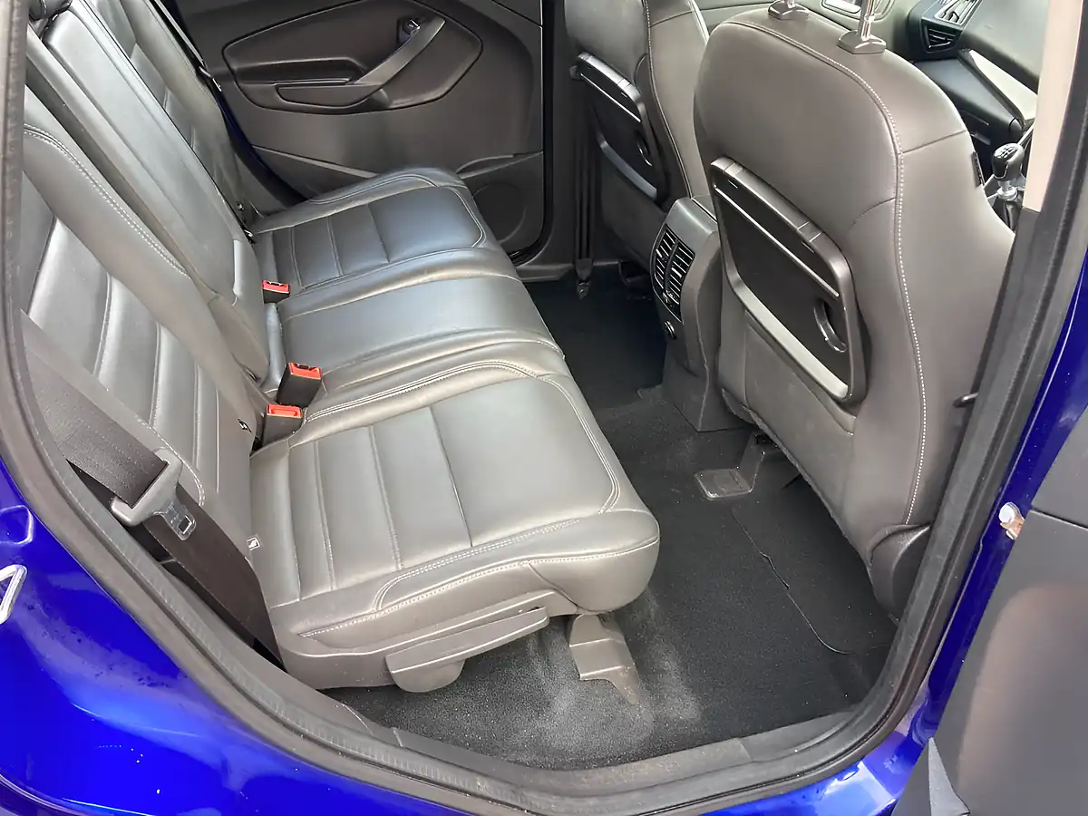Used 2018 Ford Kuga ST-Line X Blue - Interior and Exterior details 8