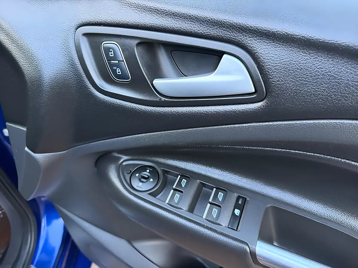 Used 2018 Ford Kuga ST-Line X Blue - Interior and Exterior details 14