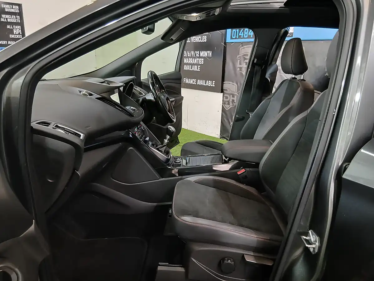 Used 2018 Ford Kuga ST-Line X Grey - Interior and Exterior details 10
