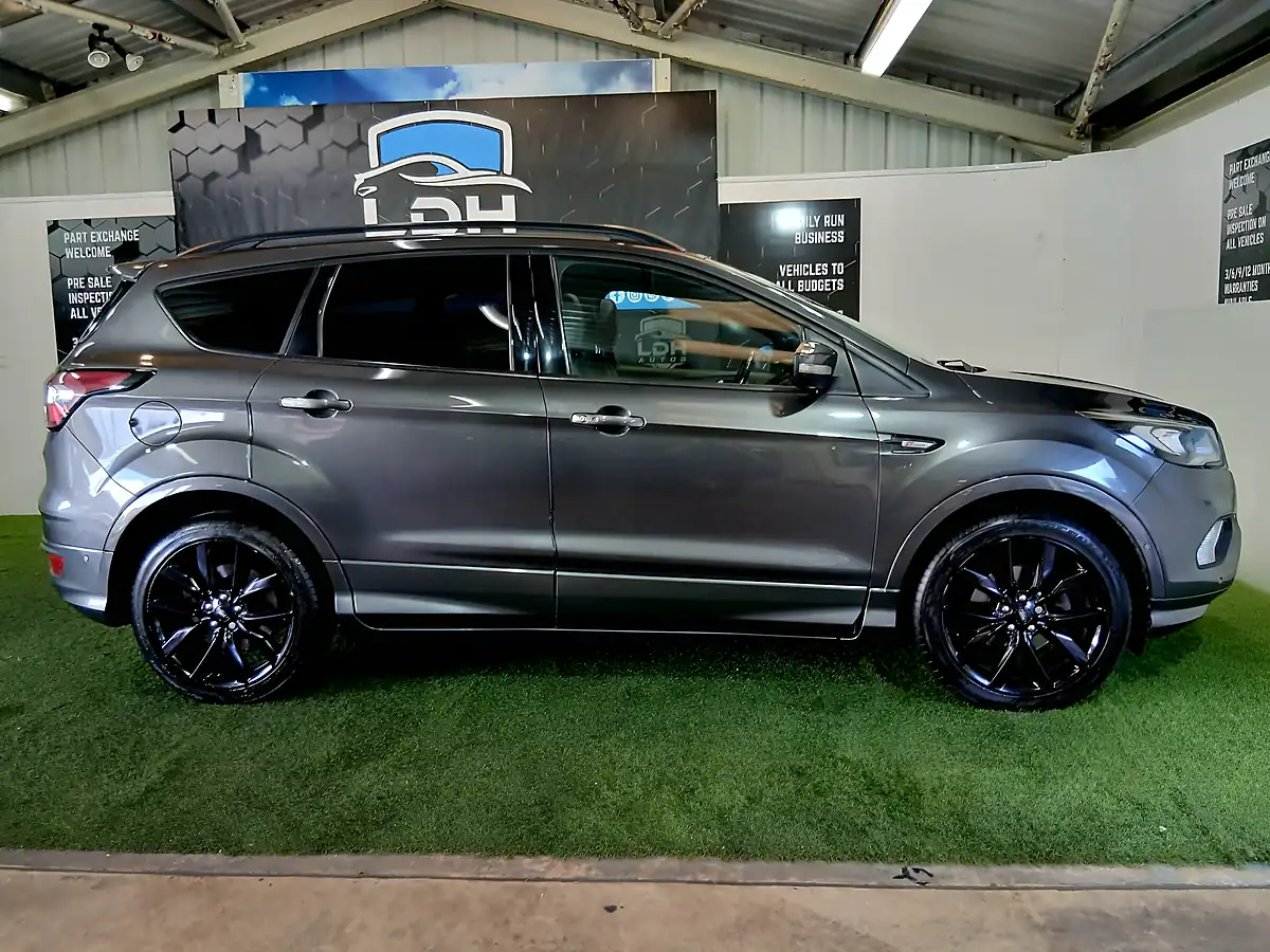 Used 2018 Ford Kuga ST-Line X Grey - Interior and Exterior details 3