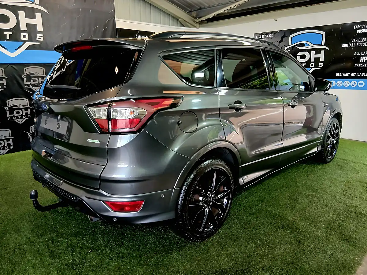 Used 2018 Ford Kuga ST-Line X Grey - Interior and Exterior details 4