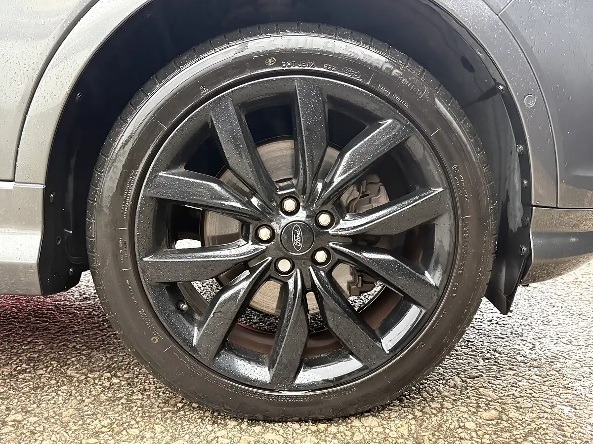Used 2018 Ford Kuga ST-Line X Grey - Interior and Exterior details 10