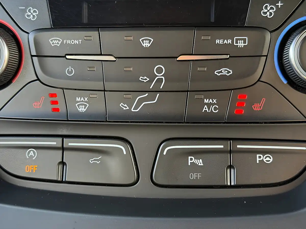 Used 2018 Ford Kuga ST-Line X Grey - Interior and Exterior details 12