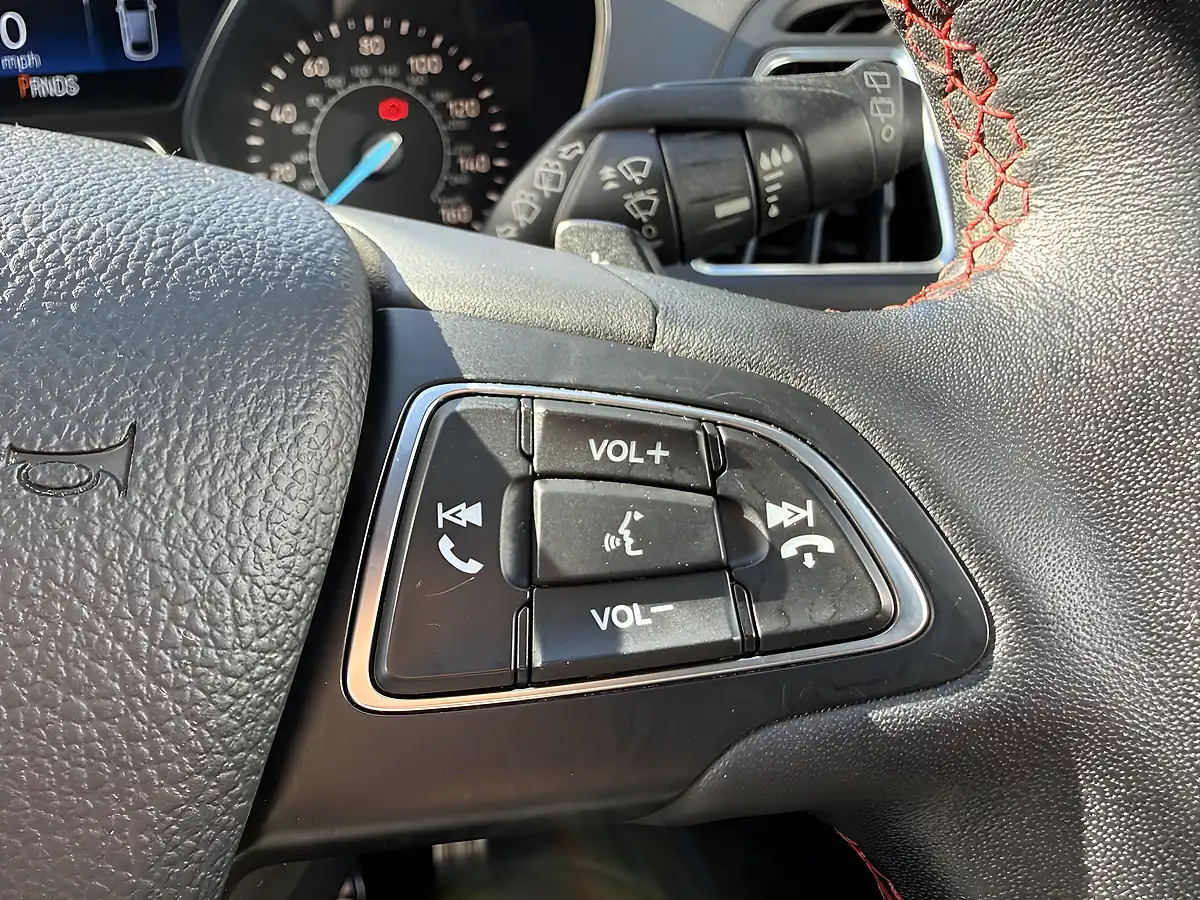 Used 2018 Ford Kuga ST-Line X Grey - Interior and Exterior details 14