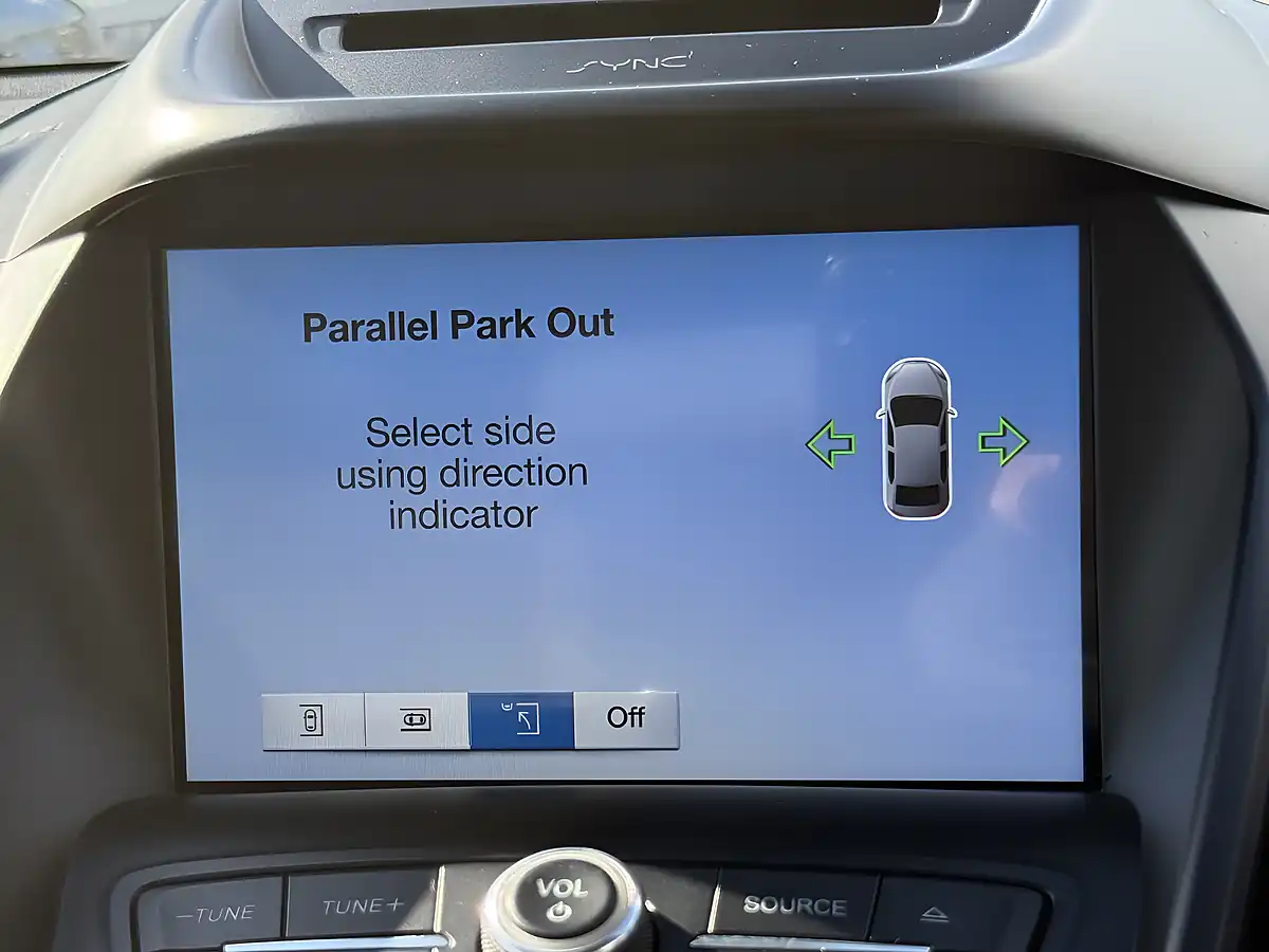 Used 2018 Ford Kuga ST-Line X Grey - Interior and Exterior details 16